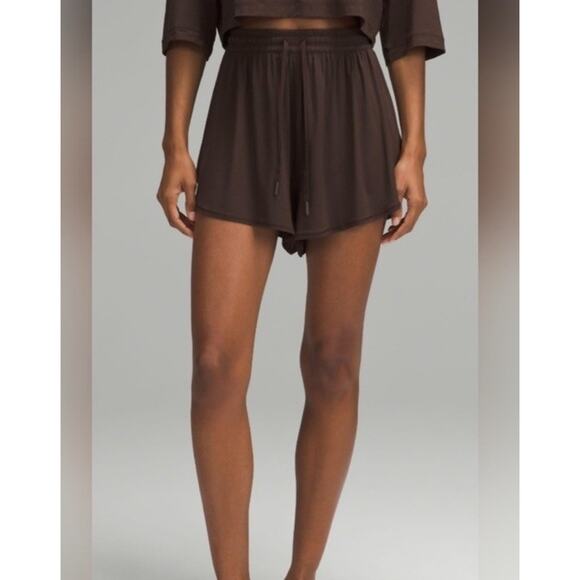 Lululemon Women’s Size 4 Modal High-Rise Relaxed Fit Lounge Short Brown - Picture 1 of 9
